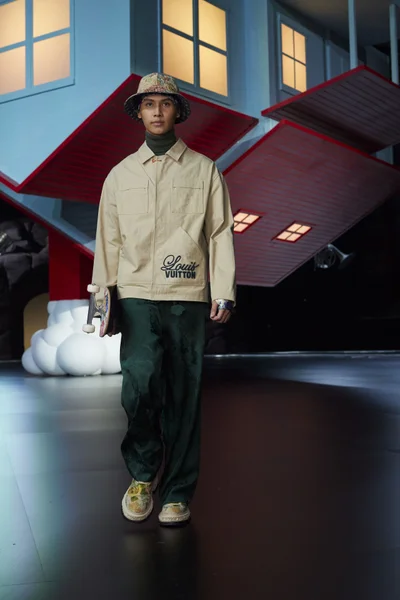 Look 77